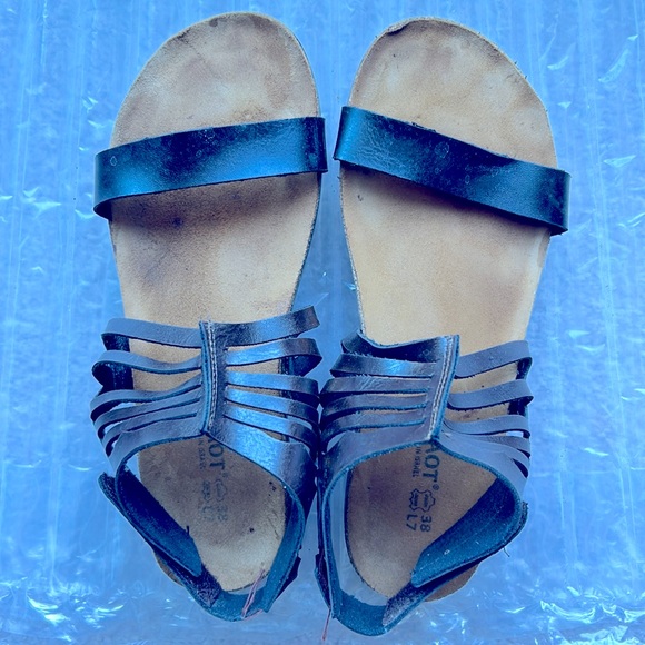 Naot women’s all leather, strapped sandals in black and brown. - Picture 1 of 6